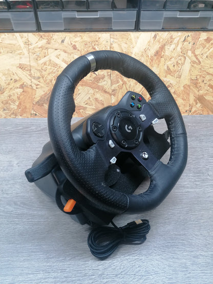 BIld des DirectionControl Kits montiert am Logitech Lenkrad -  ansicht links