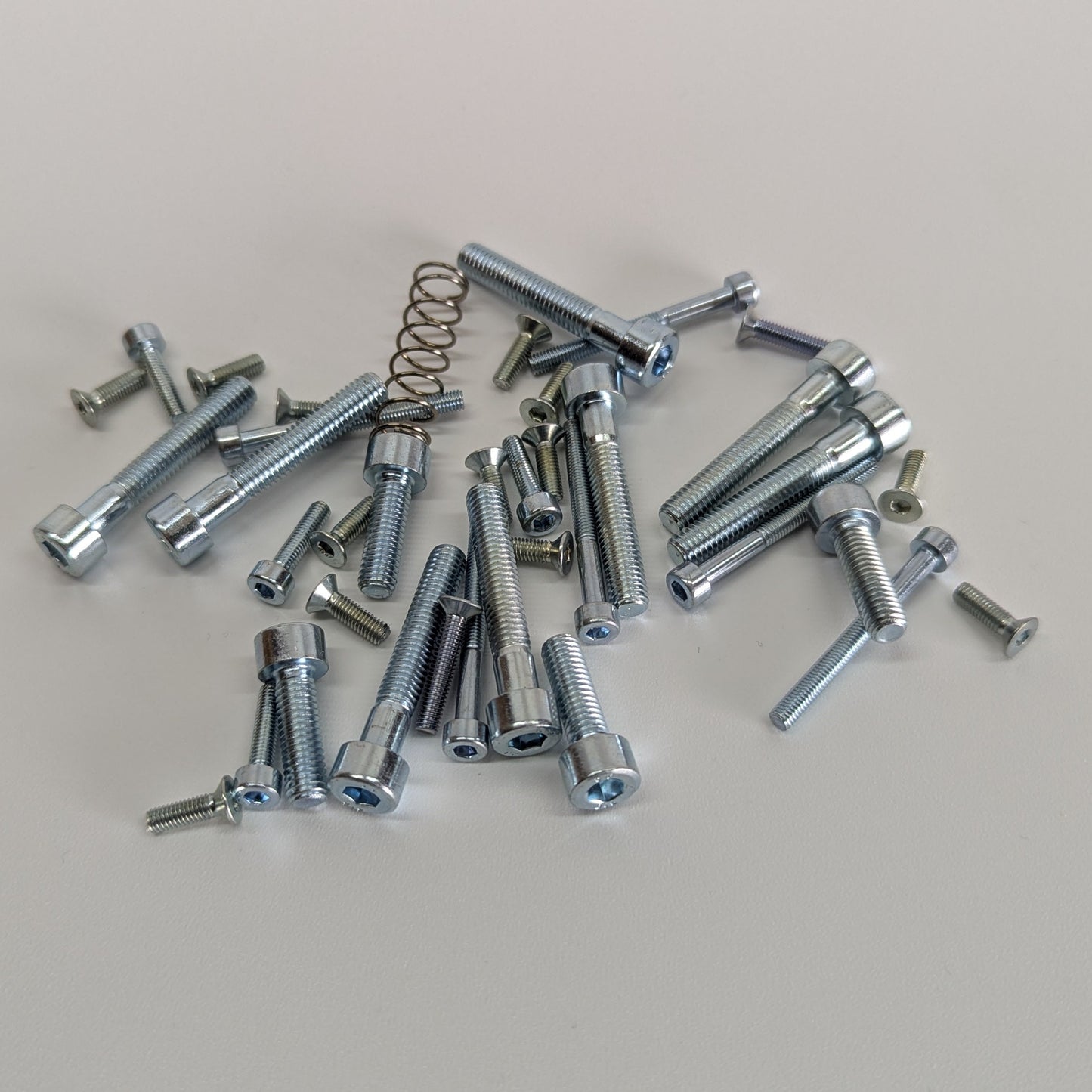 Schubhebel_Schraubenset_Produktfoto