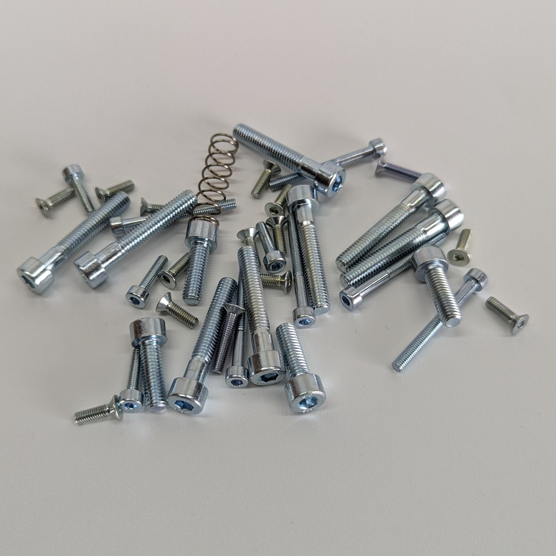 Schubhebel_Schraubenset_Produktfoto